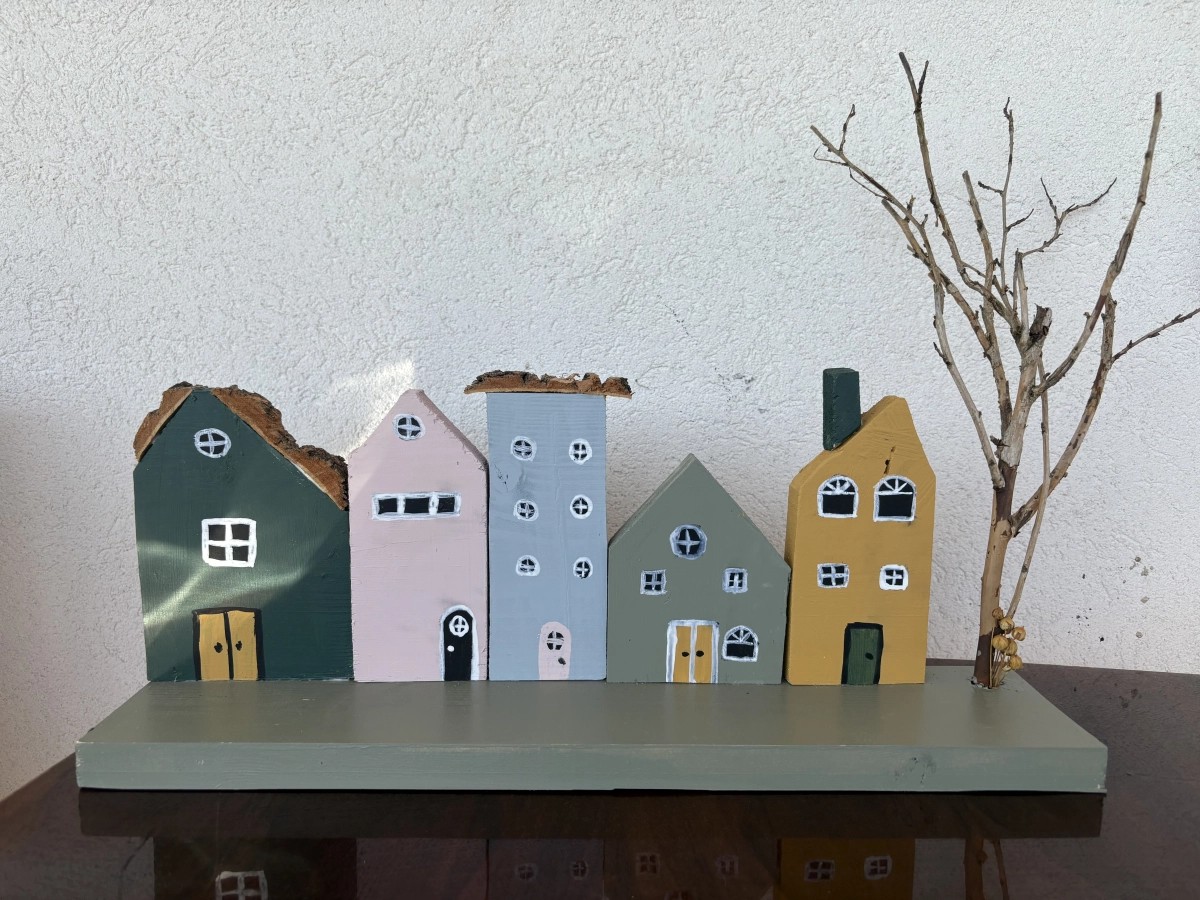 Simon Zsófia Ligetek Óvoda Süni csoport Házikók Maradék Fából